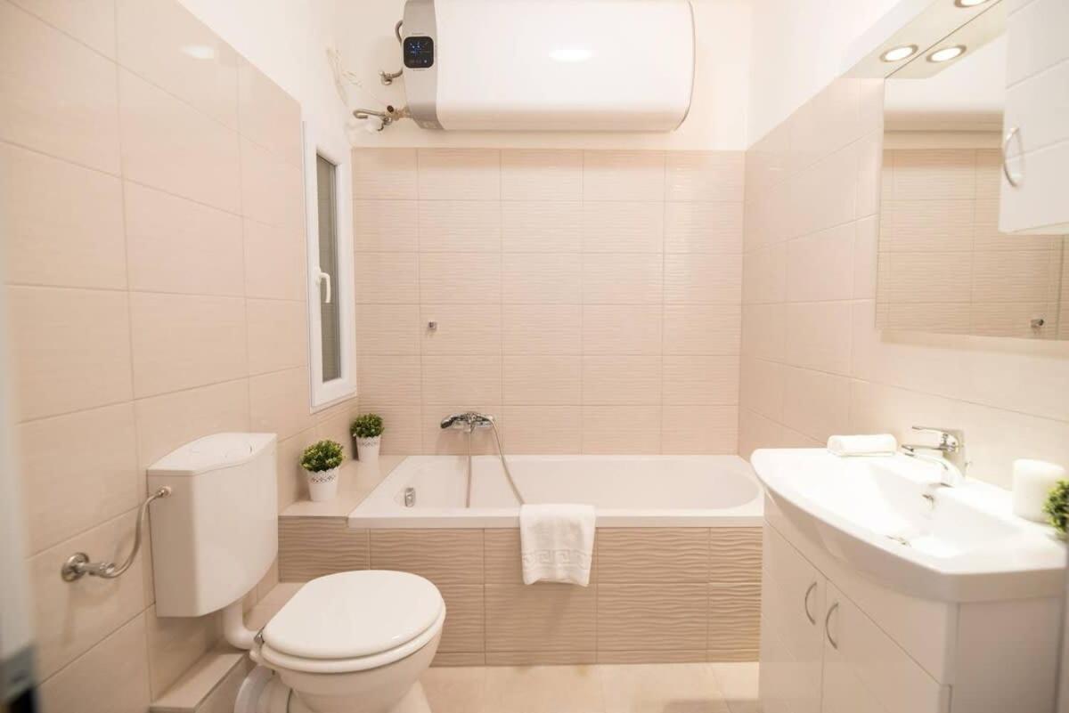 Trendy Central Apartment At Castle Budapest Ngoại thất bức ảnh